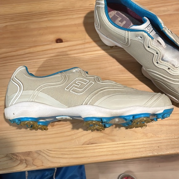 FootJoy women’s golf shoes size 7.5. - Picture 4 of 4